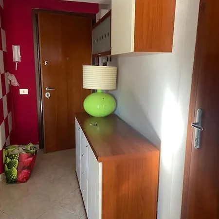 Delizioso Con Terrazza In 公寓